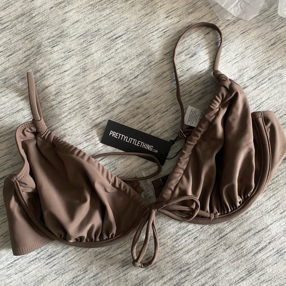 PrettyLittleThing | Brown Ruched Underwire Bikini TOP - Picture 2 of 5